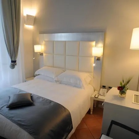 Palazzo Caracciolo Szálloda 4*