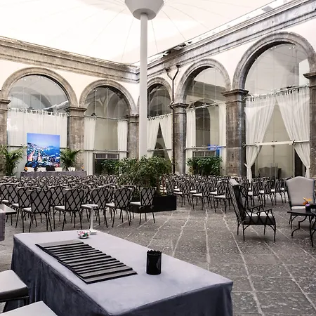 Отель Palazzo Caracciolo