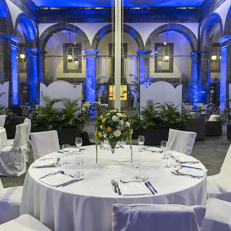 Palazzo Caracciolo Nápoly