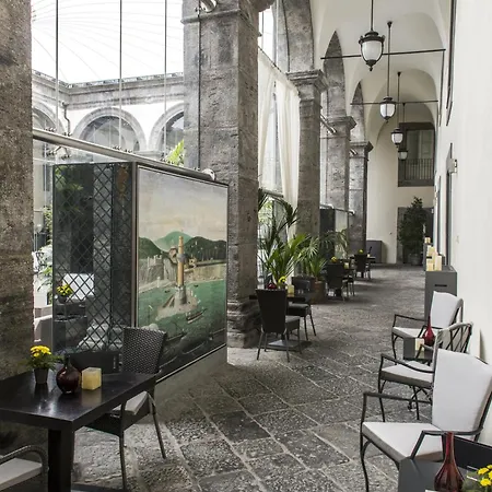 Отель Palazzo Caracciolo 4*