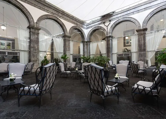 Palazzo Caracciolo Hotel 4*