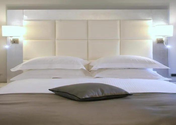 Palazzo Caracciolo 4*