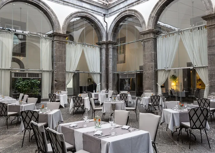 Palazzo Caracciolo 4*