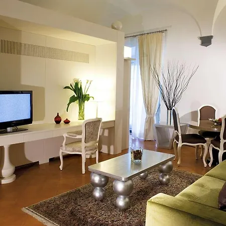 Palazzo Caracciolo Hotel Naples