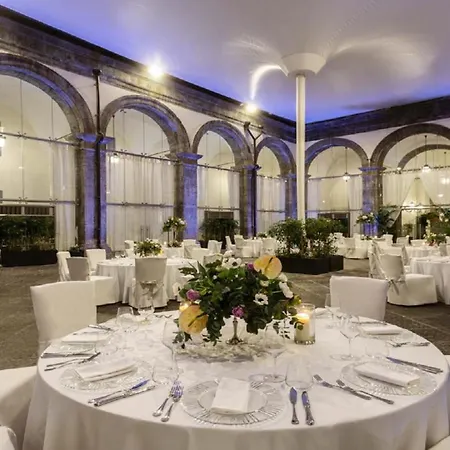 Palazzo Caracciolo 4* Nápoly