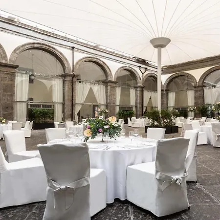 Palazzo Caracciolo Nápoly