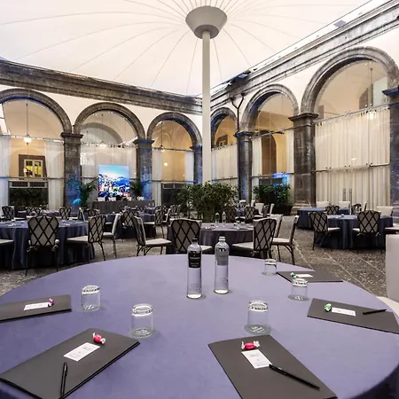 Palazzo Caracciolo 4* Nápoly