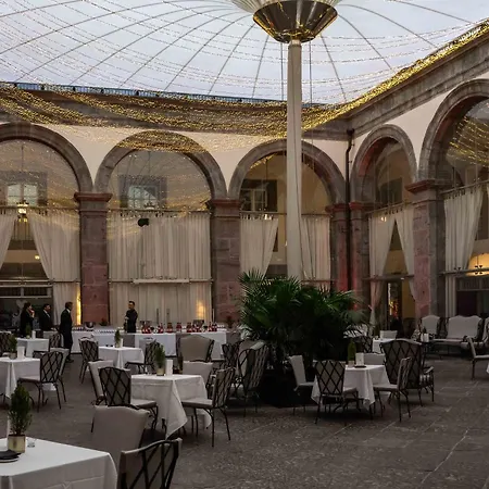 Palazzo Caracciolo Szálloda 4*