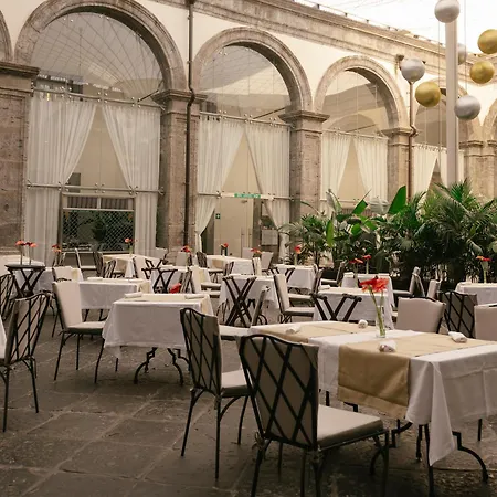 Palazzo Caracciolo Szálloda 4*
