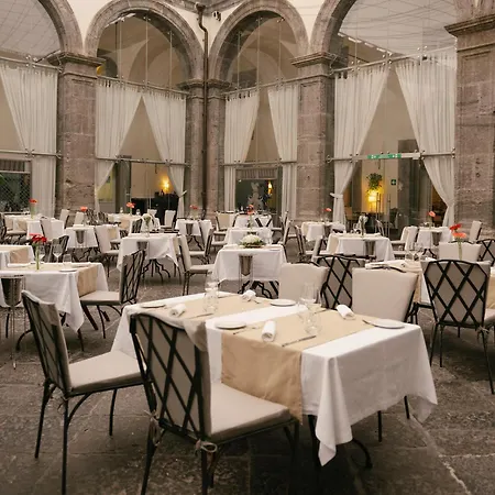 Palazzo Caracciolo Szálloda