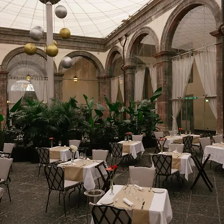 Palazzo Caracciolo Szálloda
