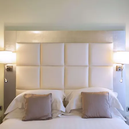 Palazzo Caracciolo Hotel Naples