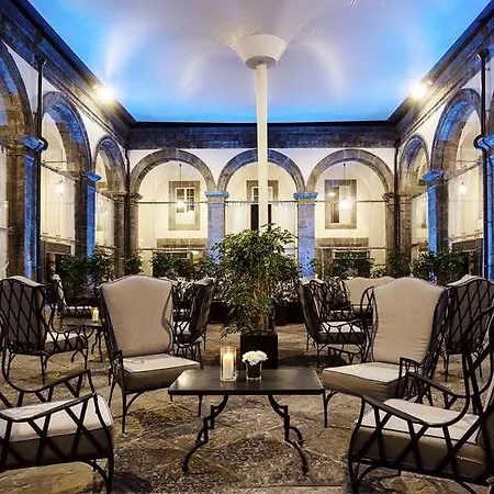 Hotel Palazzo Caracciolo 4*