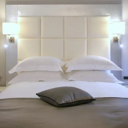 Palazzo Caracciolo 호텔 4*