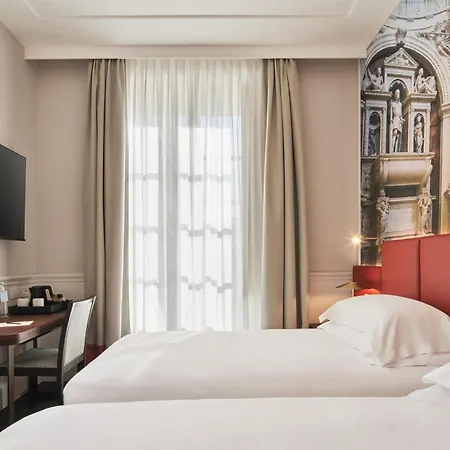 Hotel Palazzo Caracciolo 4*