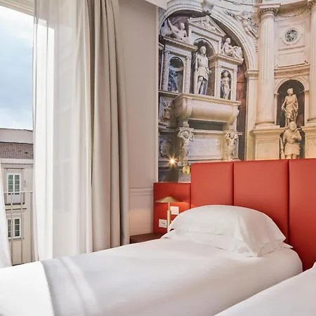 Palazzo Caracciolo Hotel 4*