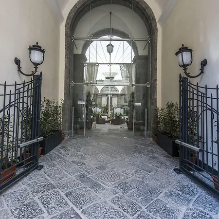 Palazzo Caracciolo 4*