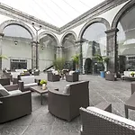 Palazzo Caracciolo 4* Nápoles