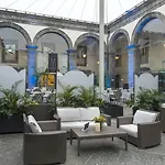 Palazzo Caracciolo 4*