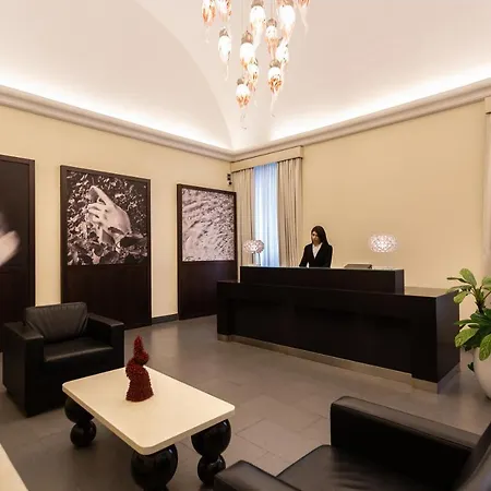 Palazzo Caracciolo 4*