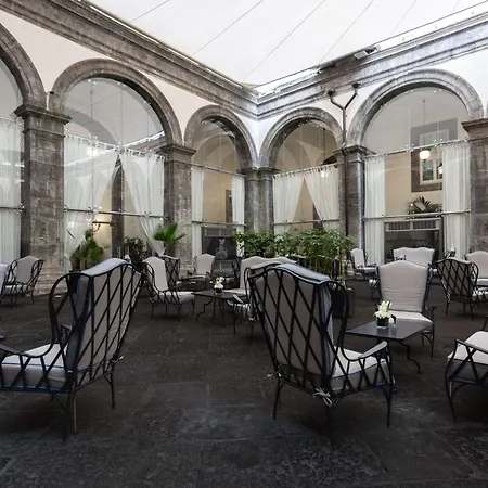 Palazzo Caracciolo 호텔 4*