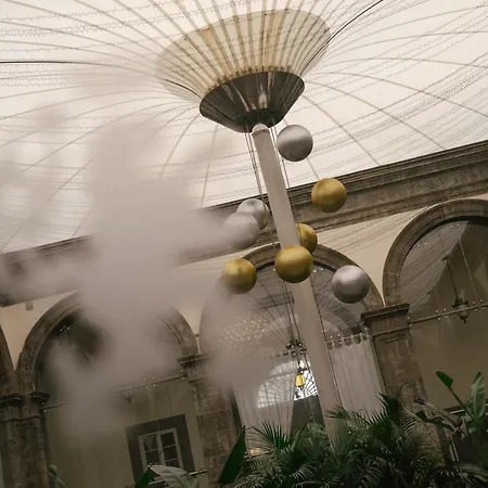 Ξενοδοχείο Palazzo Caracciolo 4*