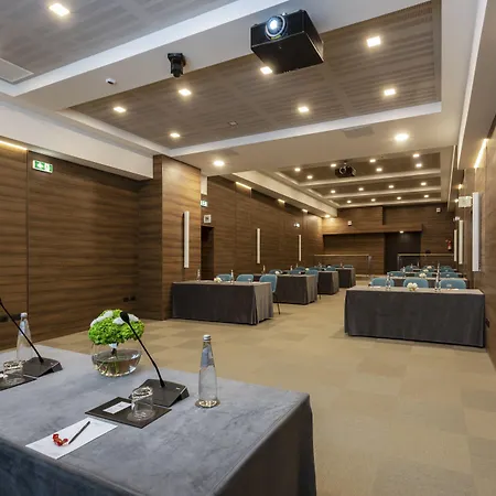Palazzo Caracciolo 4*